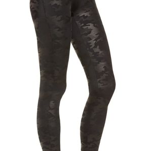 Spanx NWT faux leather leggings pants camo